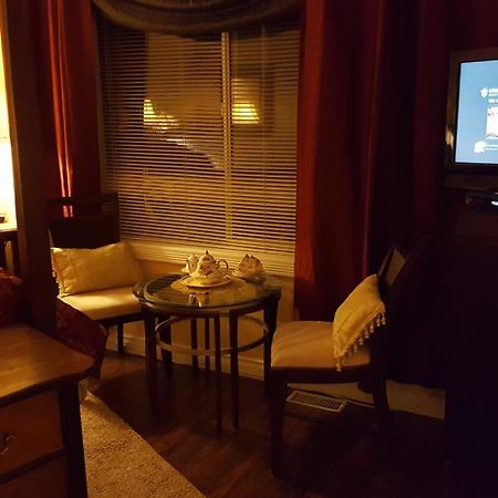By The Sea Bnb, Sidney Victoria Bc מראה חיצוני תמונה