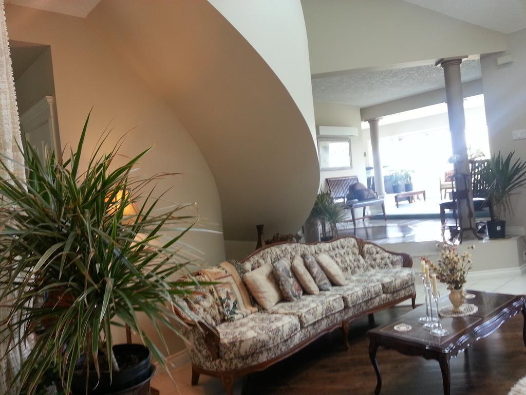By The Sea Bnb, Sidney Victoria Bc מראה חיצוני תמונה
