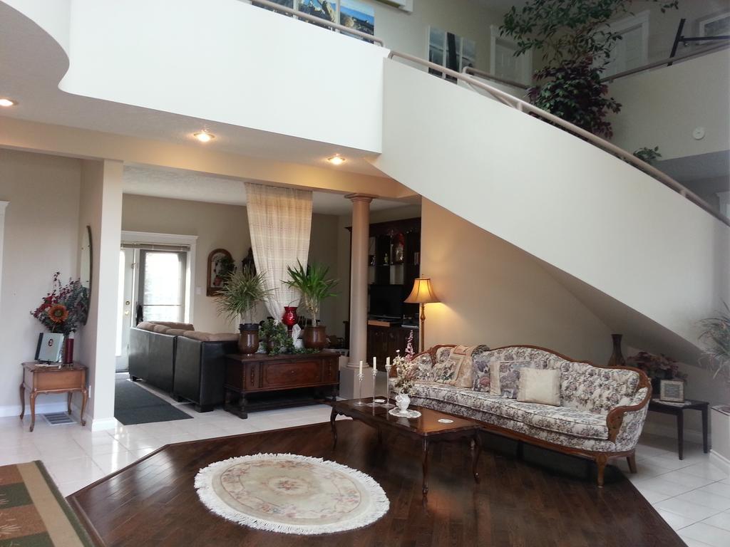 By The Sea Bnb, Sidney Victoria Bc מראה חיצוני תמונה