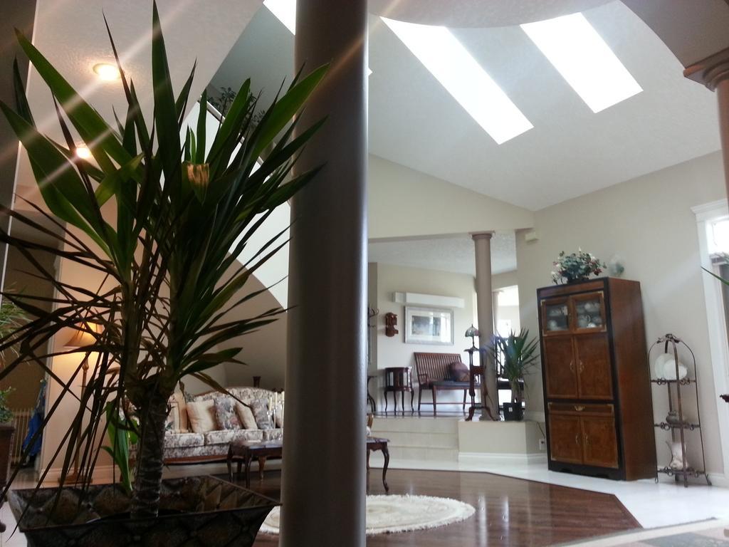 By The Sea Bnb, Sidney Victoria Bc מראה חיצוני תמונה