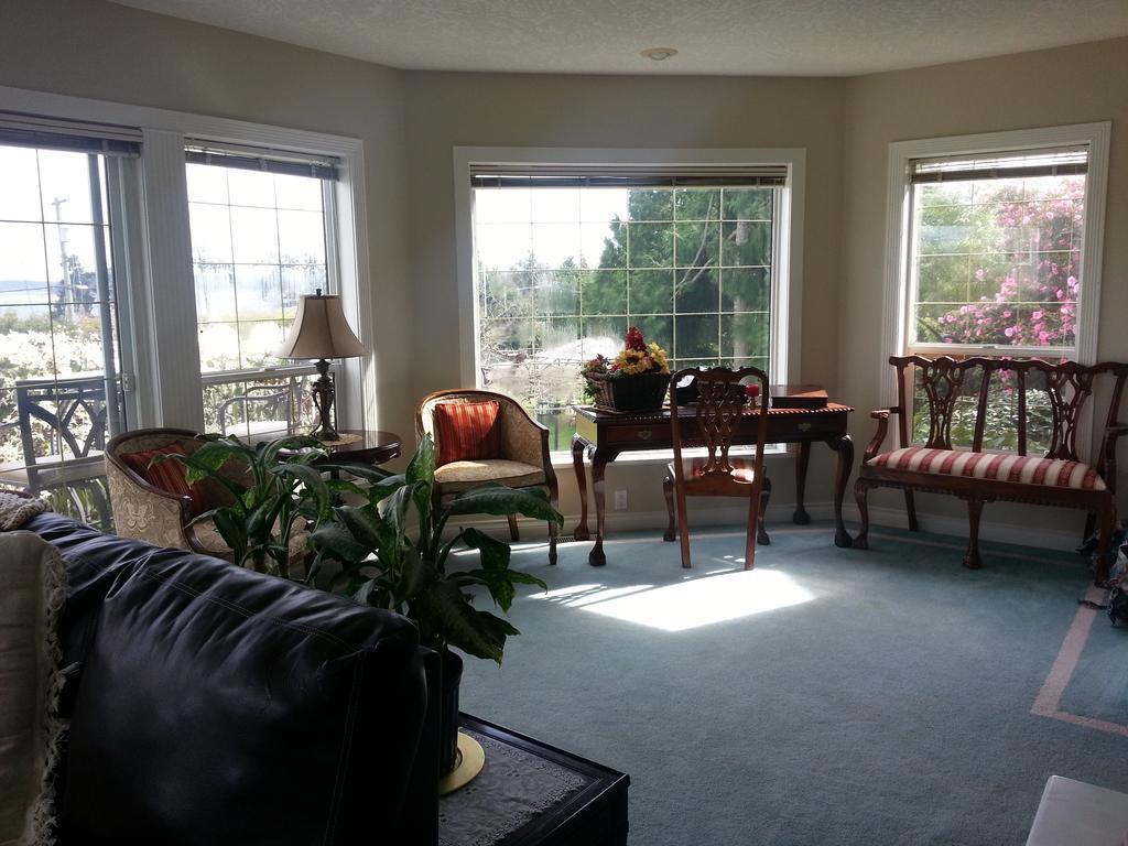 By The Sea Bnb, Sidney Victoria Bc מראה חיצוני תמונה