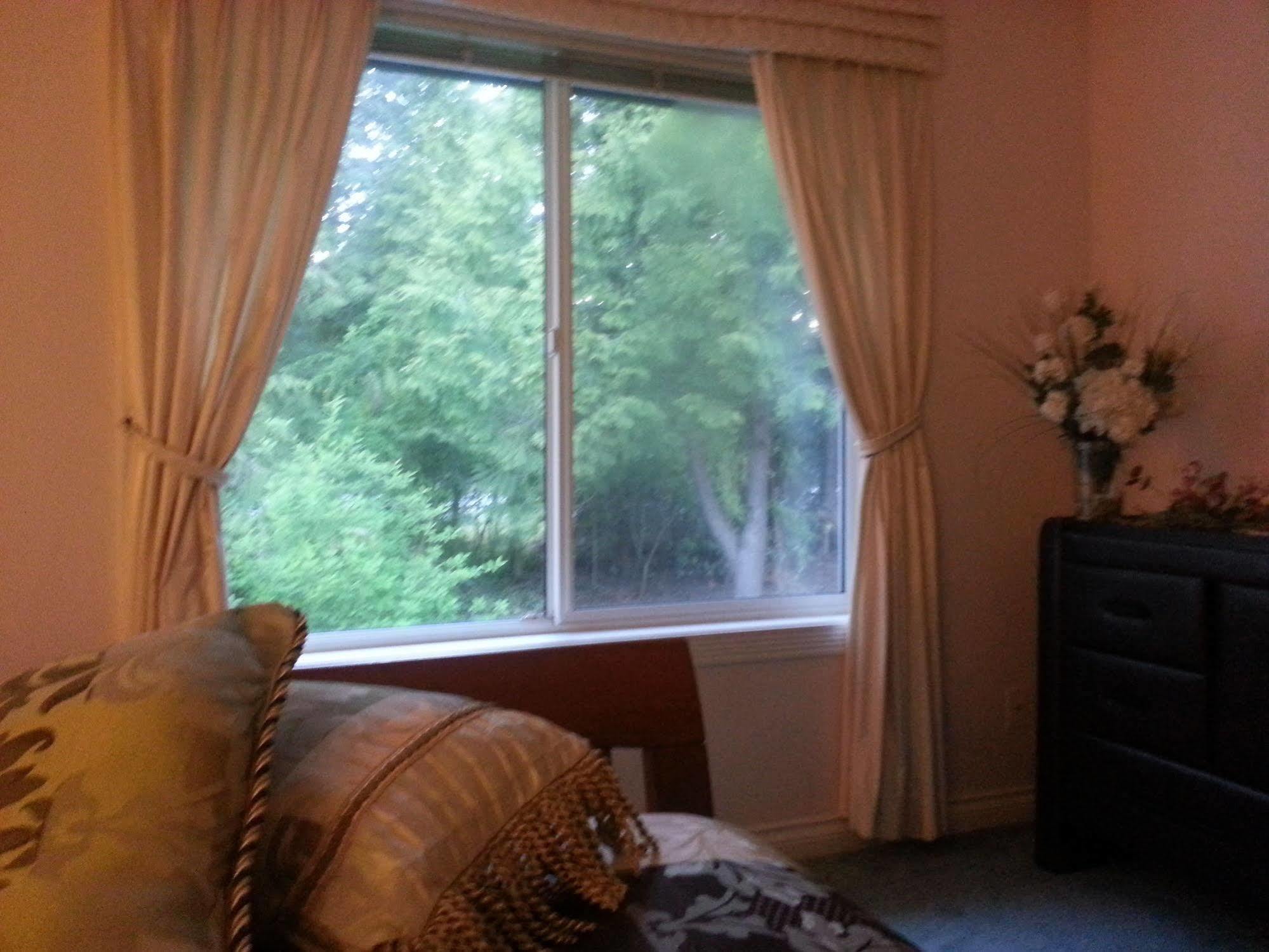 By The Sea Bnb, Sidney Victoria Bc מראה חיצוני תמונה