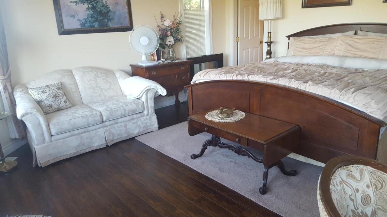 By The Sea Bnb, Sidney Victoria Bc מראה חיצוני תמונה