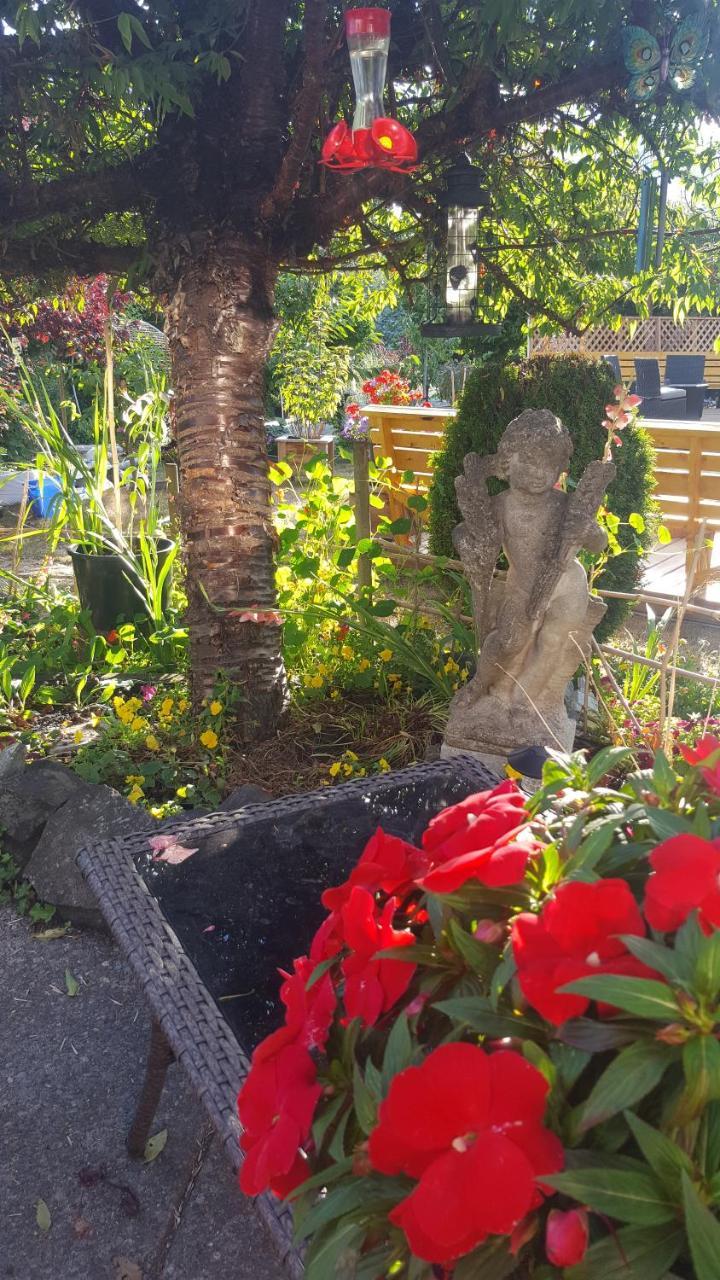 By The Sea Bnb, Sidney Victoria Bc מראה חיצוני תמונה