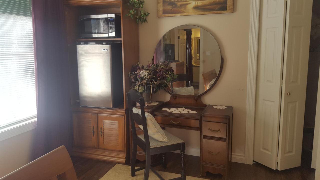 By The Sea Bnb, Sidney Victoria Bc מראה חיצוני תמונה